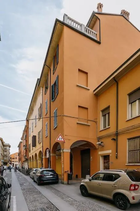 Apartment Suite In Via Del Pratello Bologna