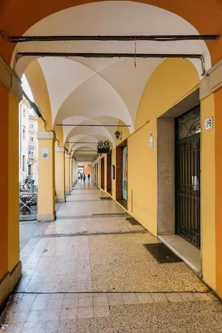 Suite In Via Del Pratello Bologna 0*,